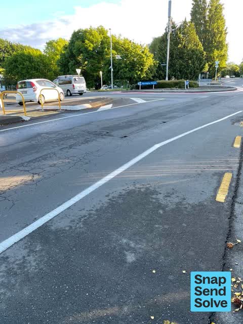 Pothole, a report photo