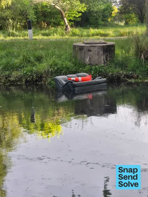Dumped Rubbish, a report photo