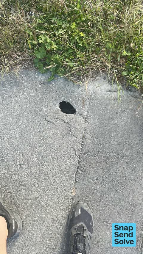 Pavement - Damaged, a report photo