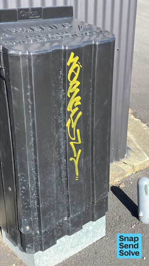 Graffiti somewhere else, a report photo