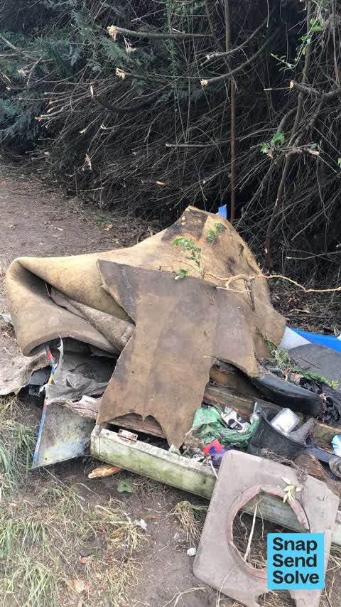 Dumped Rubbish, a report photo