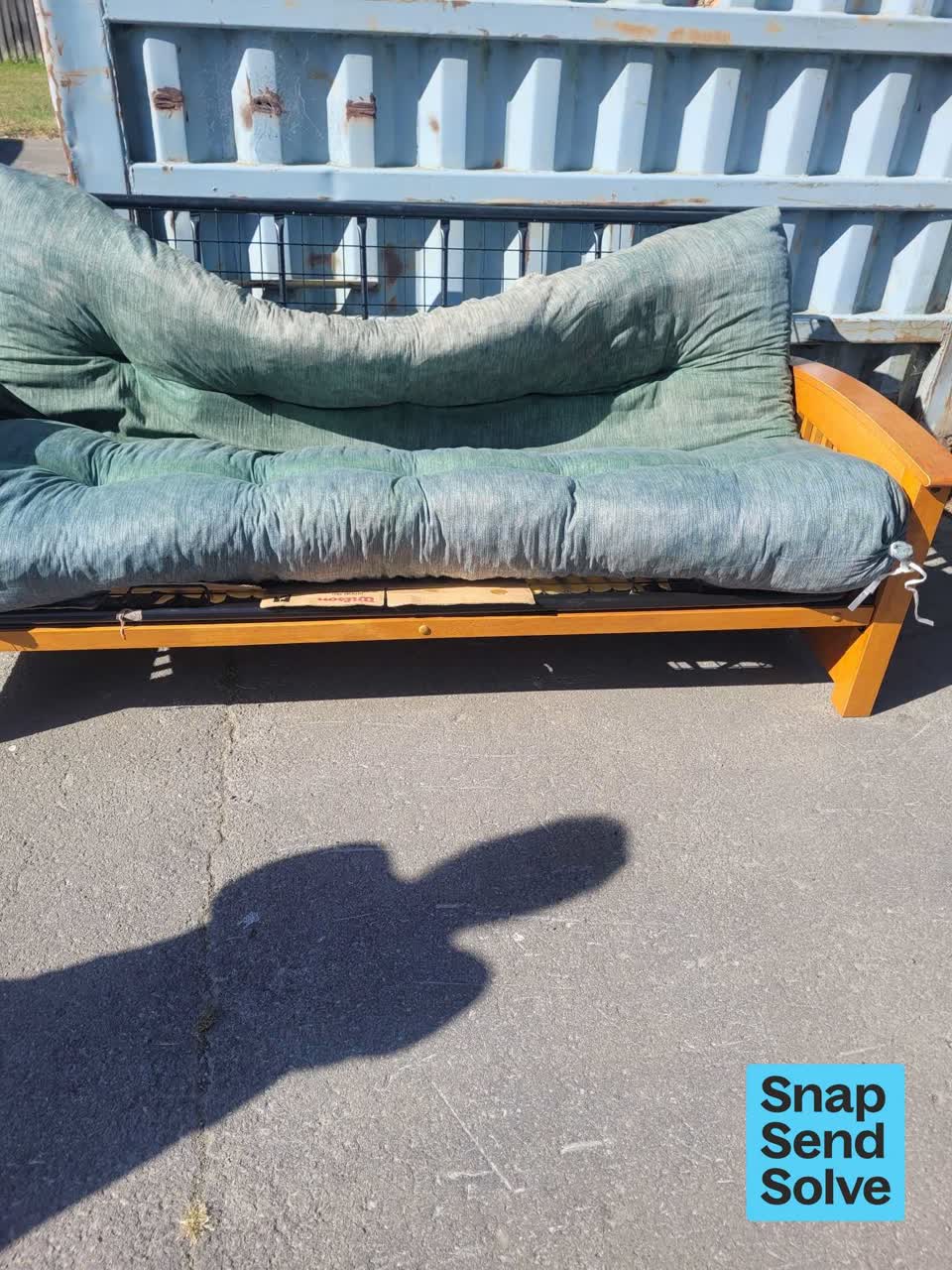 The photograph attached to this dumped rubbish report