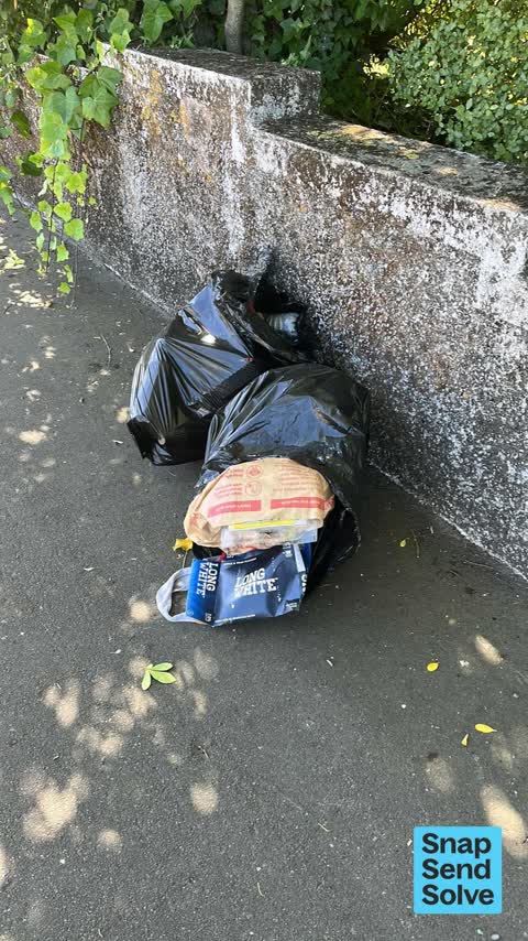 Dumped Rubbish, a report photo