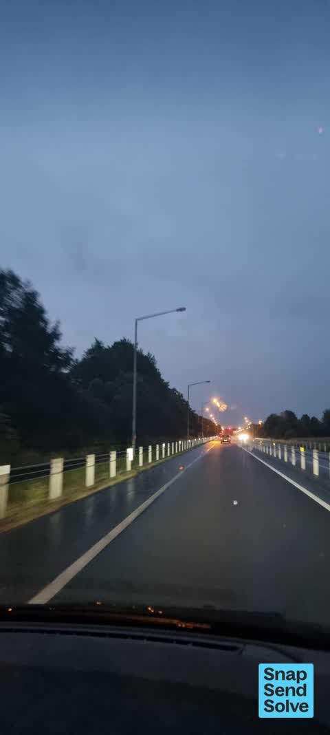 Street Light Outage, a report photo