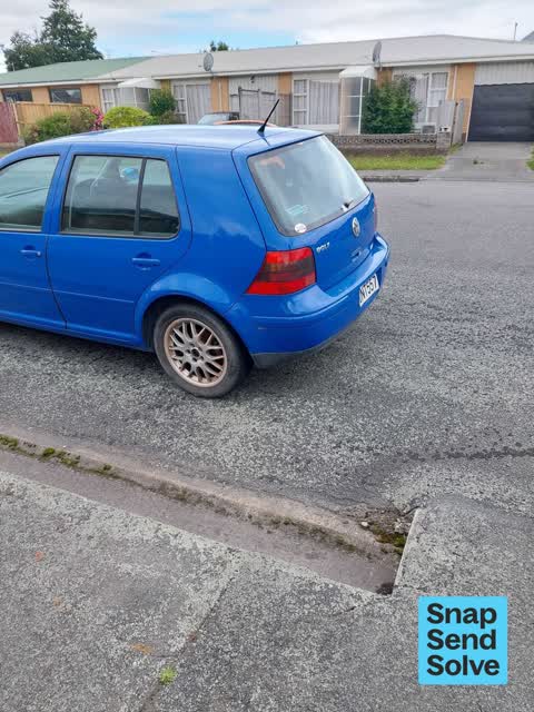 Abandoned Vehicle, a report photo
