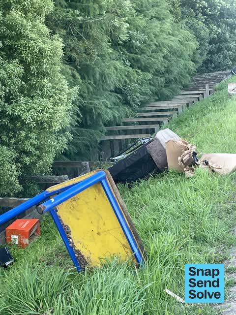 Dumped Rubbish, a report photo