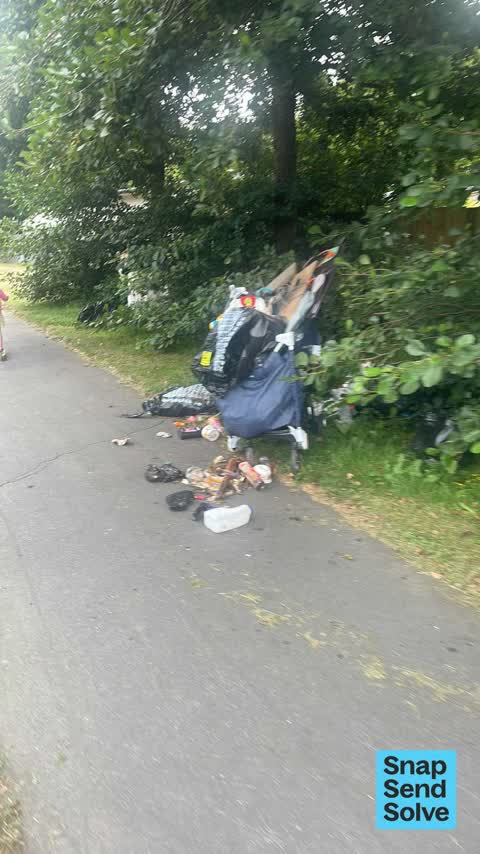 Dumped Rubbish, a report photo