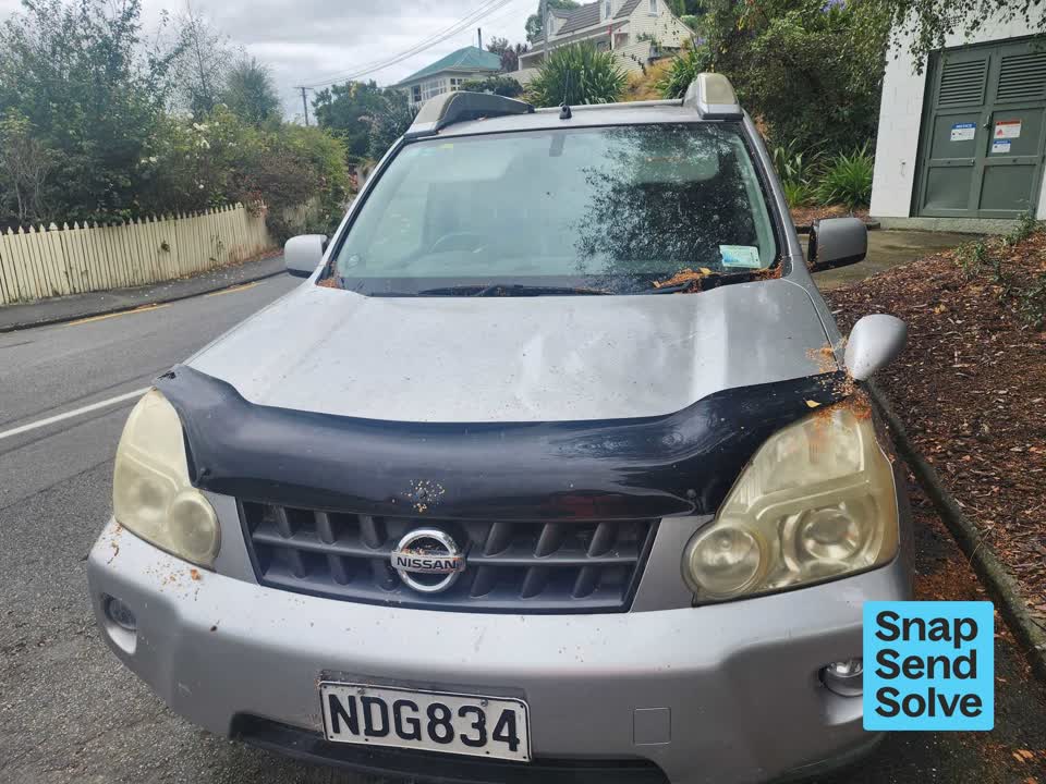 The photograph attached to this abandoned vehicle report