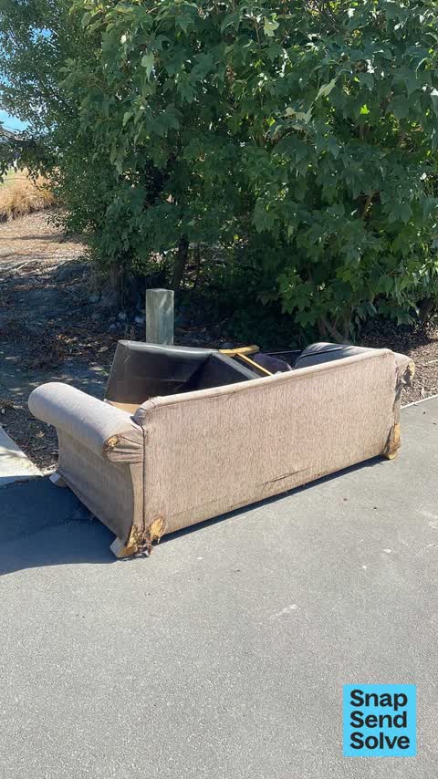 Dumped Rubbish, a report photo