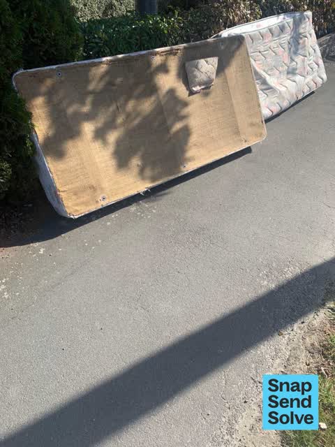 Dumped Rubbish, a report photo