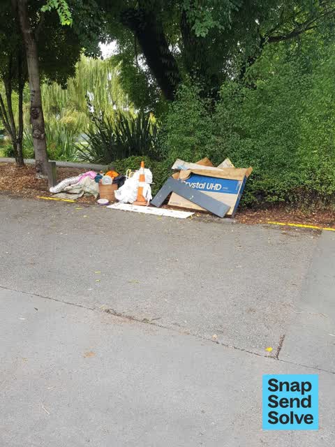 Dumped Rubbish — a report photo