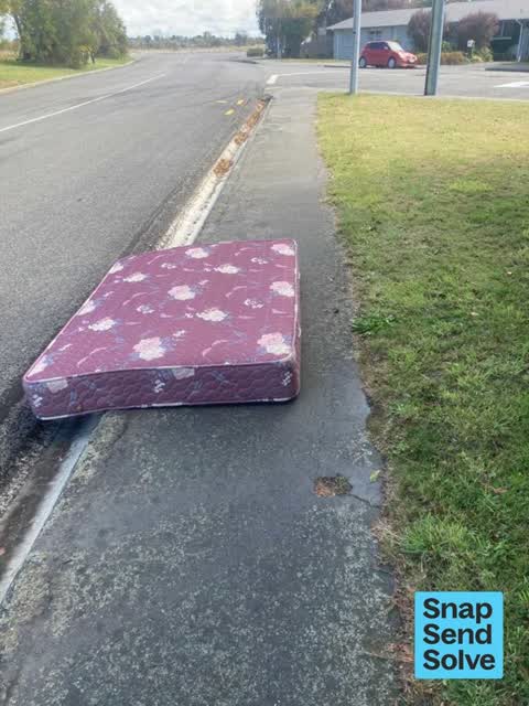 Dumped Rubbish, a report photo