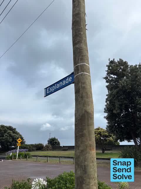 Damaged Street Sign, a report photo