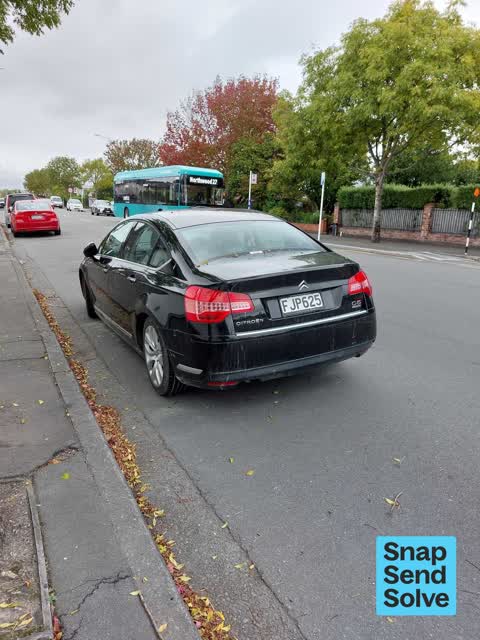 Abandoned Vehicle, a report photo