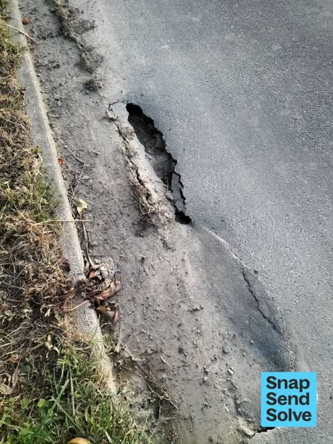 Damaged Road, a report photo