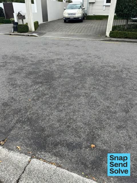 Pavement - Damaged, a report photo