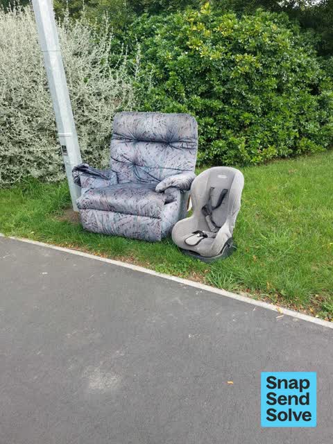 Dumped Rubbish, a report photo