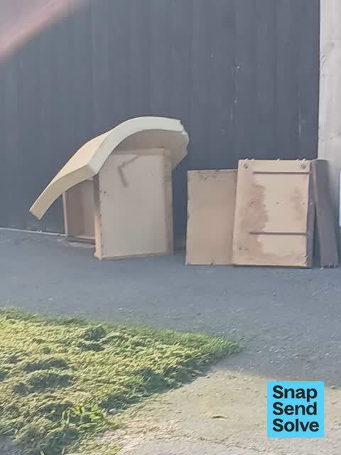 Dumped Rubbish, a report photo