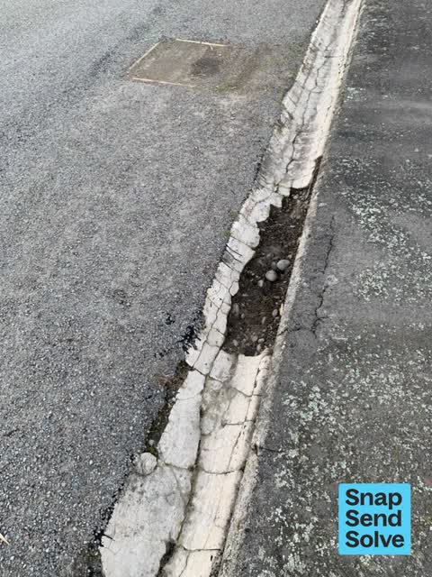 Pavement - Damaged, a report photo
