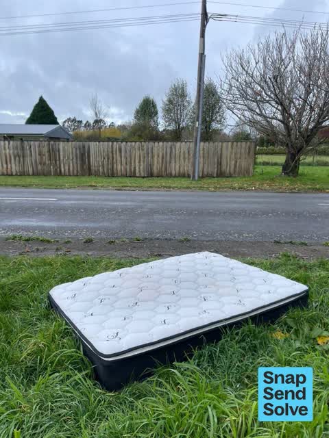 Dumped Rubbish, a report photo