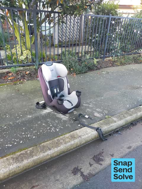 Dumped Rubbish, a report photo