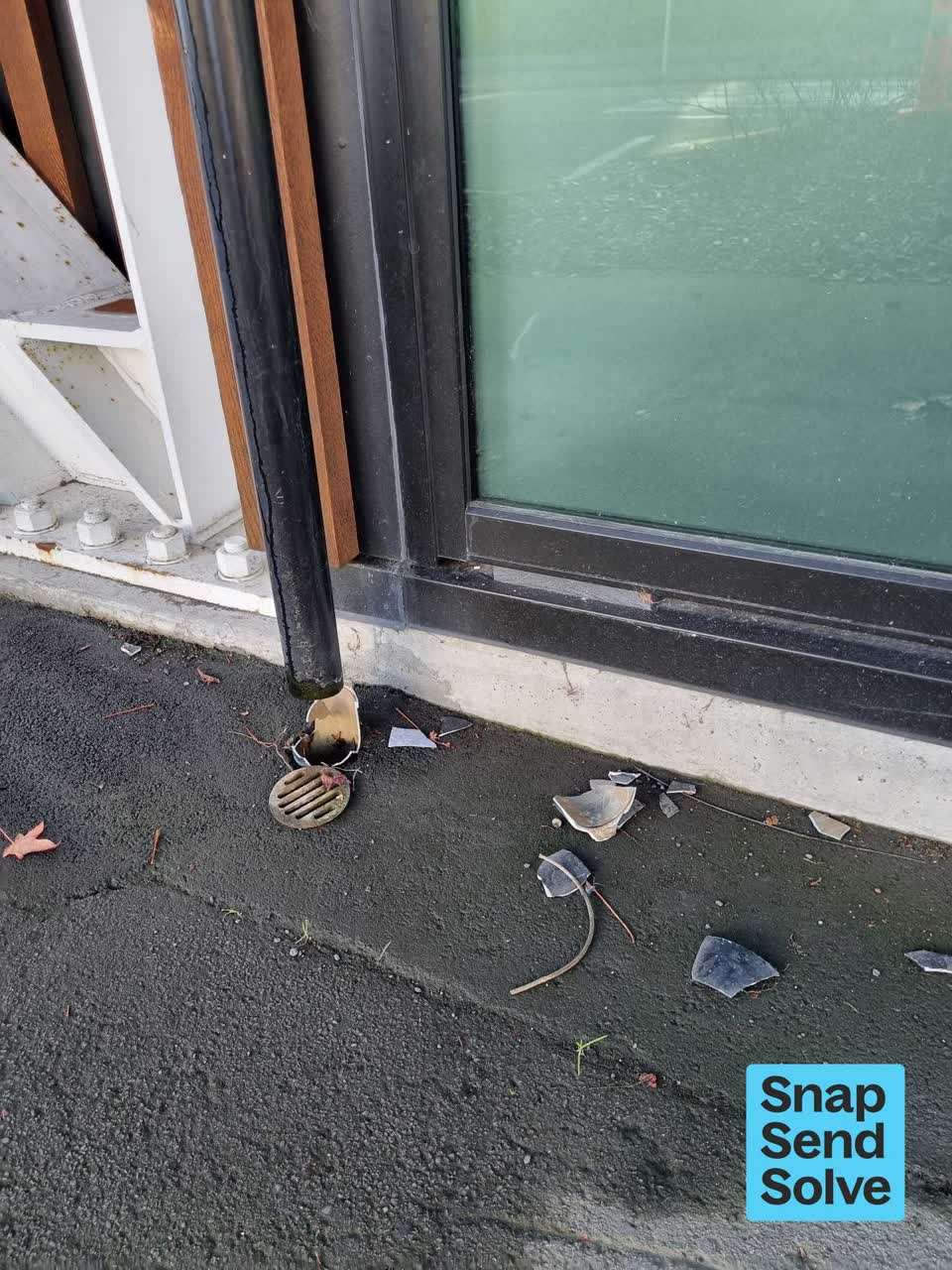 The photograph attached to this pavement - general report