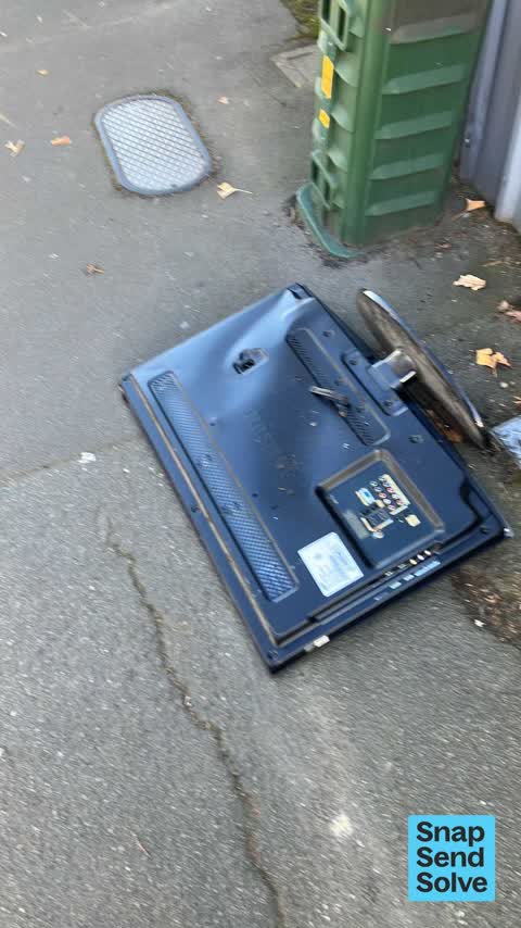 Dumped Rubbish, a report photo