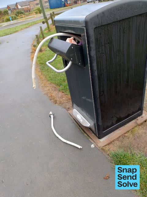 Dumped Rubbish, a report photo
