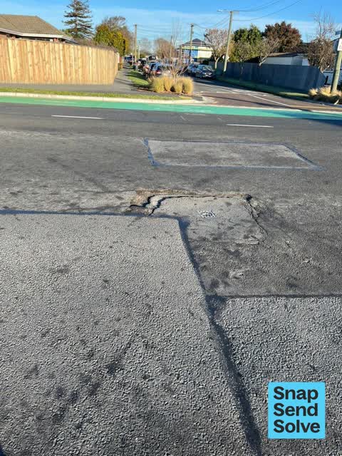 Pothole, a report photo
