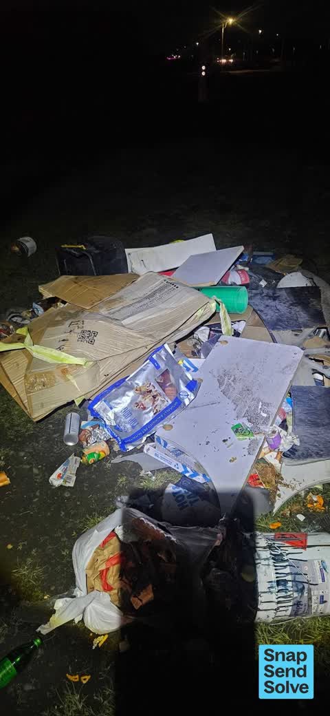Dumped Rubbish, a report photo