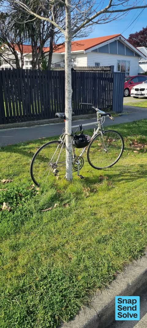 Abandoned Vehicle, a report photo