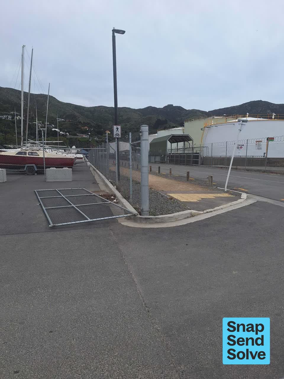 The photograph attached to this general request report