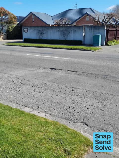 Pothole, a report photo