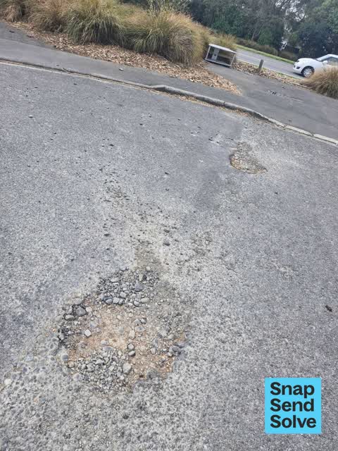 Pothole, a report photo