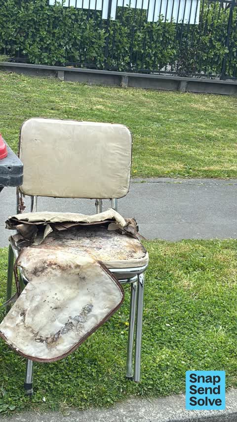 Dumped Rubbish, a report photo