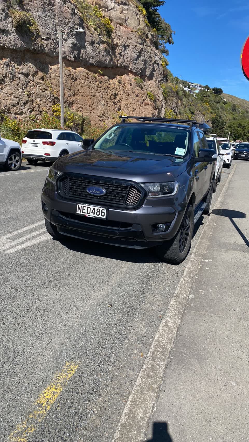 The photograph attached to this hazard, vehicle report
