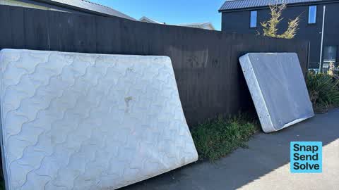 Dumped Rubbish, a report photo