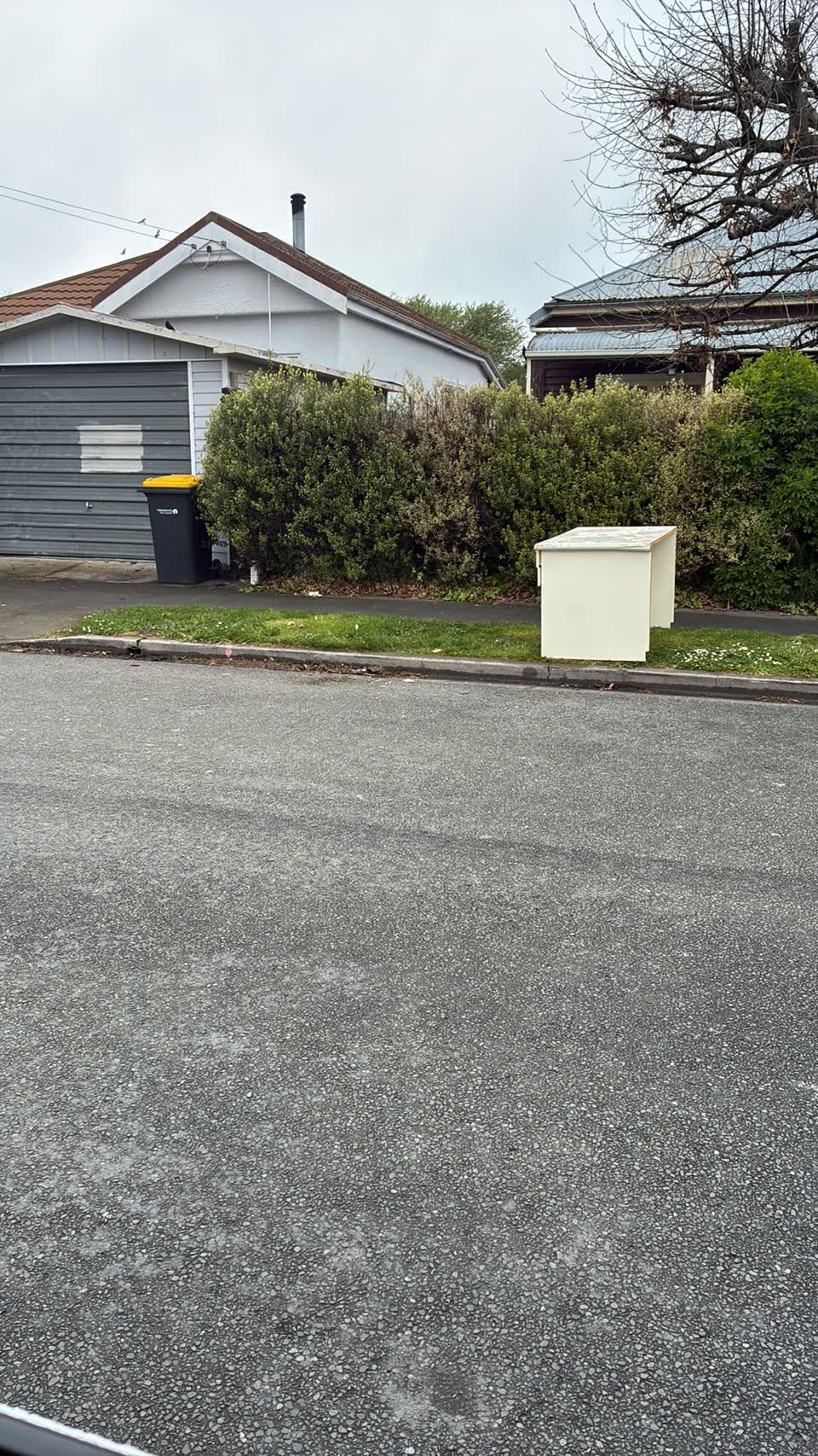 The photograph attached to this dumped rubbish report