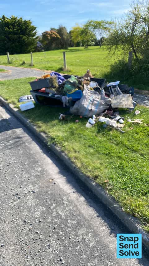 Dumped Rubbish, a report photo