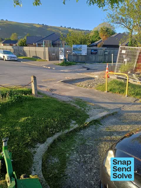 Pavement - Damaged, a report photo