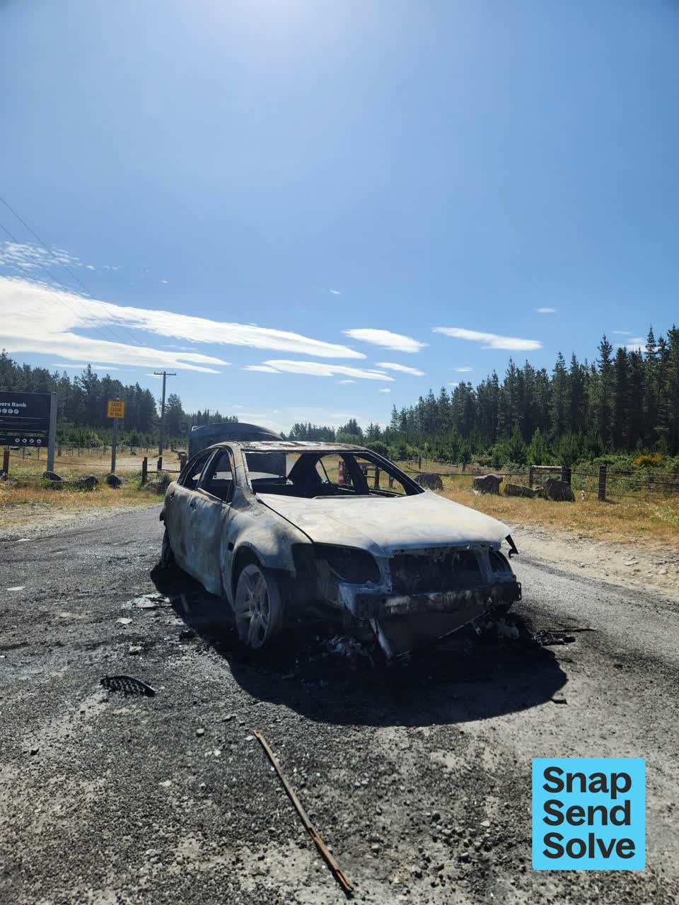 The photograph attached to this vandalism - general report