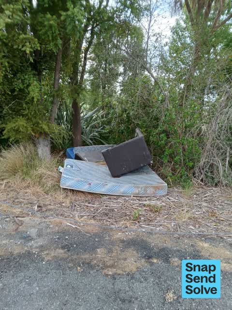 Dumped Rubbish, a report photo