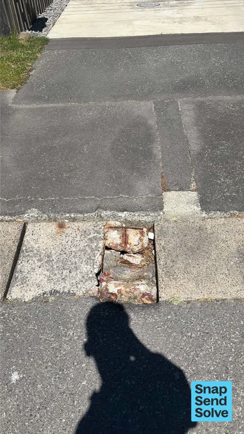 Pavement - Damaged, a report photo