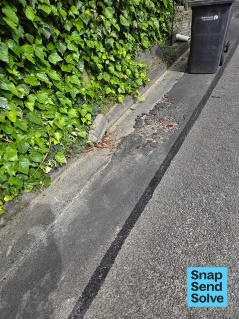 Pavement - Damaged, a report photo