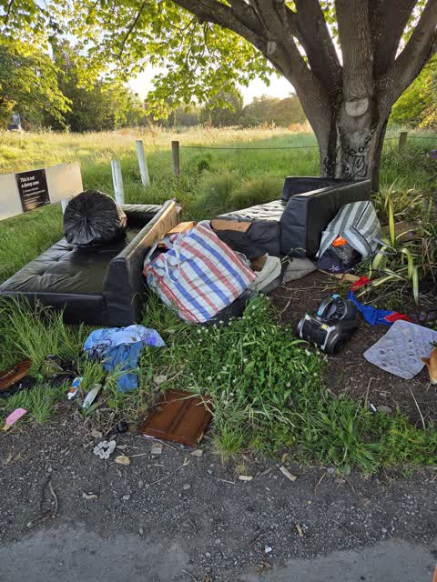 Dumped Rubbish, a report photo