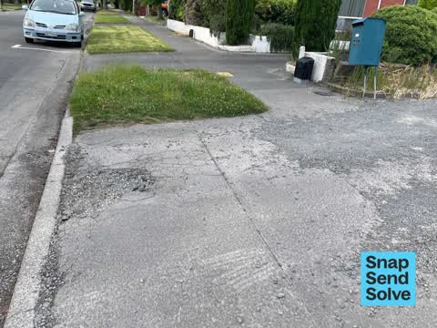 Pavement - Damaged, a report photo