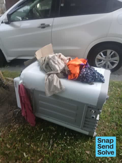 Dumped Rubbish, a report photo