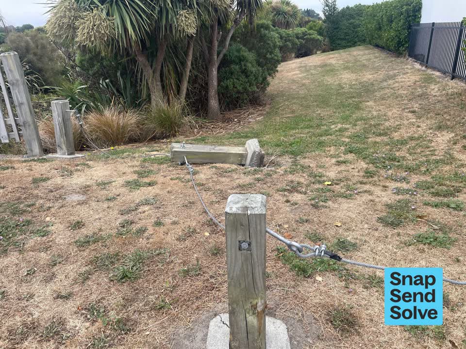 The photograph attached to this graffiti somewhere else report