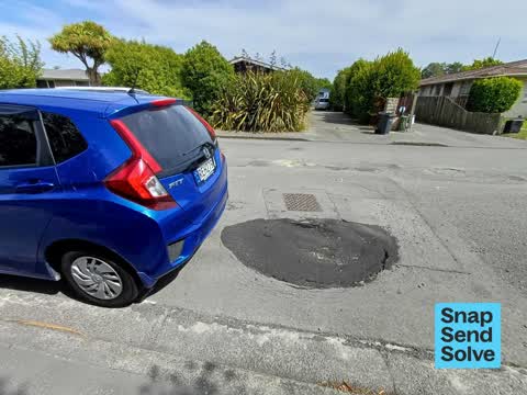 Pothole, a report photo