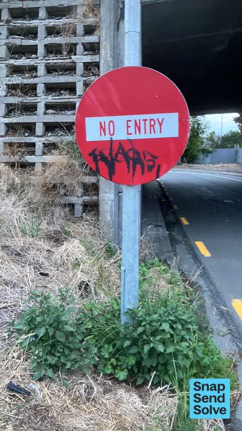 Damaged Street Sign — a report photo